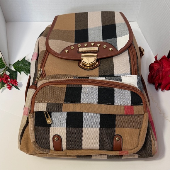 Backpack- 🎒 - Picture 2 of 9